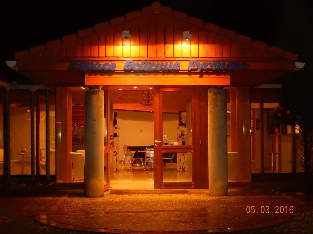 Hotel Eco Logis Espace Bellevue Semeac Exterior photo
